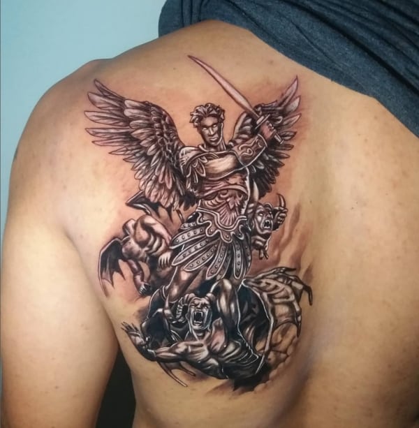 5 tattoo costas São Miguel Arcanjo @jesustattooclinic