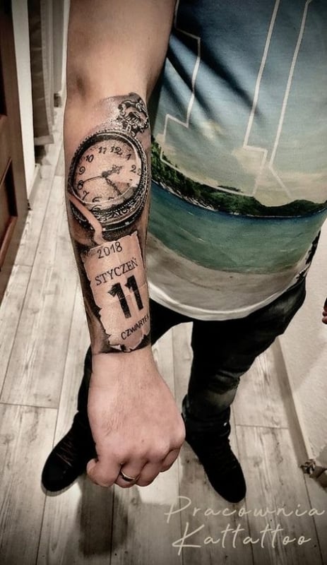 ideias de Tatuagem de relógio no braço