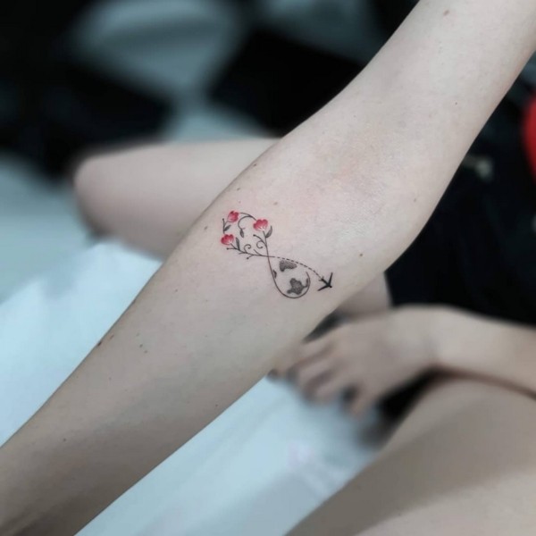 19 tatuagem delicada e feminina viagem @dan tattoosp