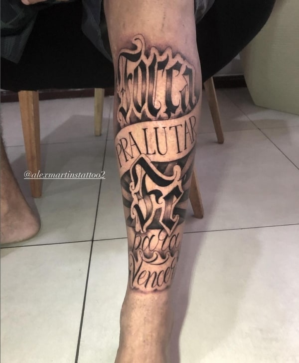 2 tatuagem lettering na perna @alexmartinstattoo2