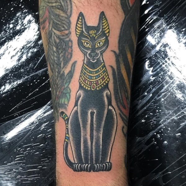 22 tatuagem grande gato preto egípcio @julianopirestattoo