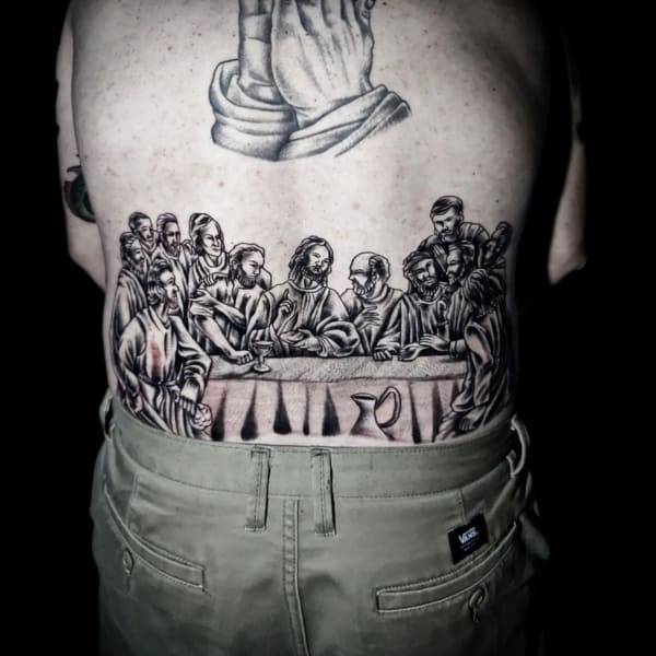 23 tattoo nas costas última ceia @marciotattoorp