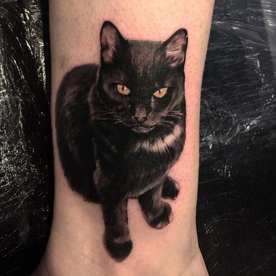 24 tatuagem realista de gato preto Pinterest