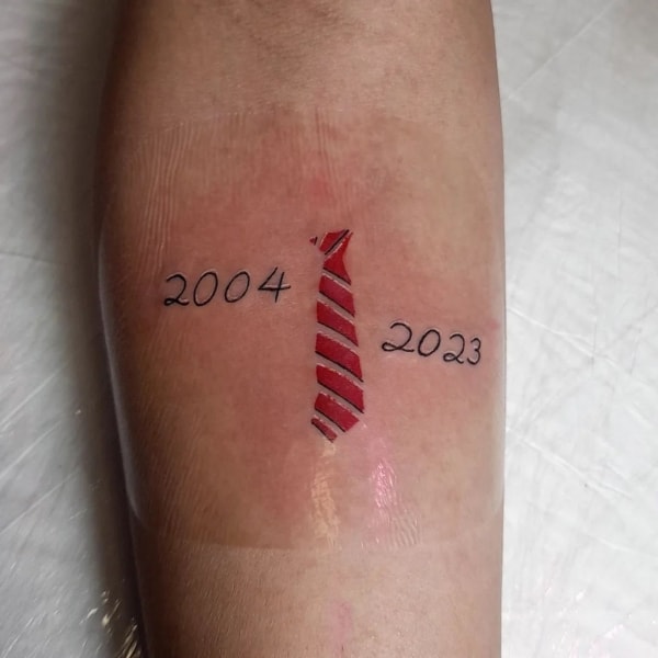 26 tatuagem gravata rebelde @guzmantattoo