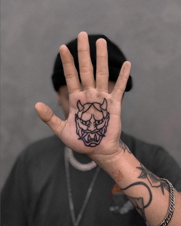 30 tatuagem Hanny na mão @pinkeyes tattoo