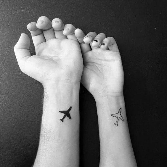 33 tattoo casal viagem Pinterest