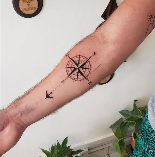 6 tatuagem de viagem no braço @carmel ferreira tattoo