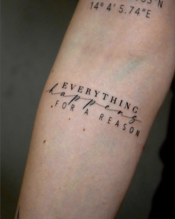 9 tatuagem lettering delicada feminina @vanngucci